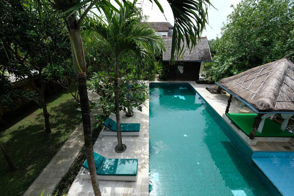 Easy Surf Dacha Hotel Canggu  Exterior photo