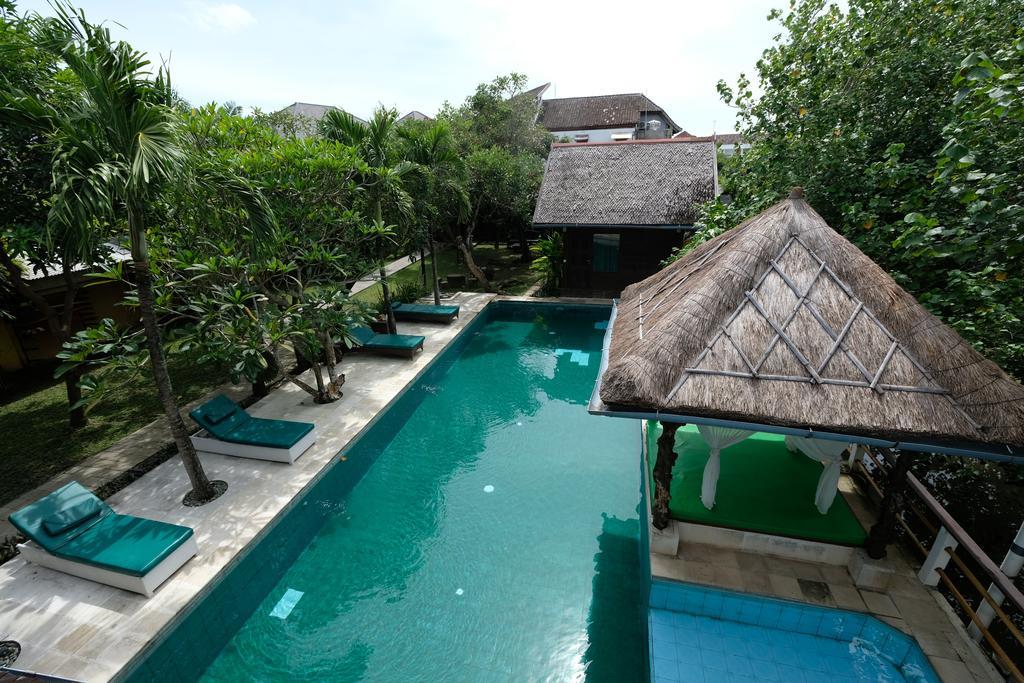 Easy Surf Dacha Hotel Canggu  Exterior photo